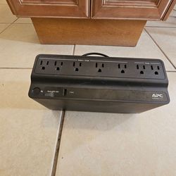APC BATERY BACKUP SURGE PROTECTOR 650VA / 360 Watts