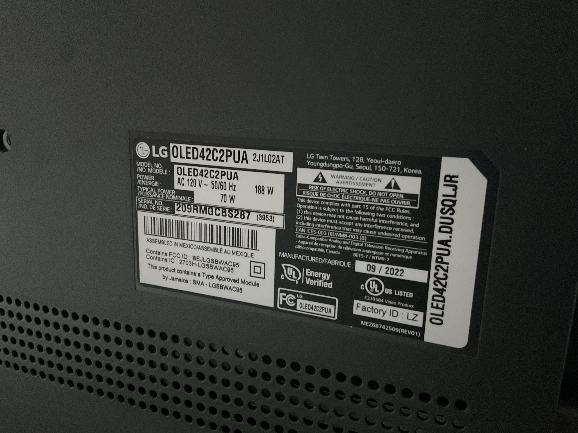 42” LG OLED C2 *READ DESCRIPTION*