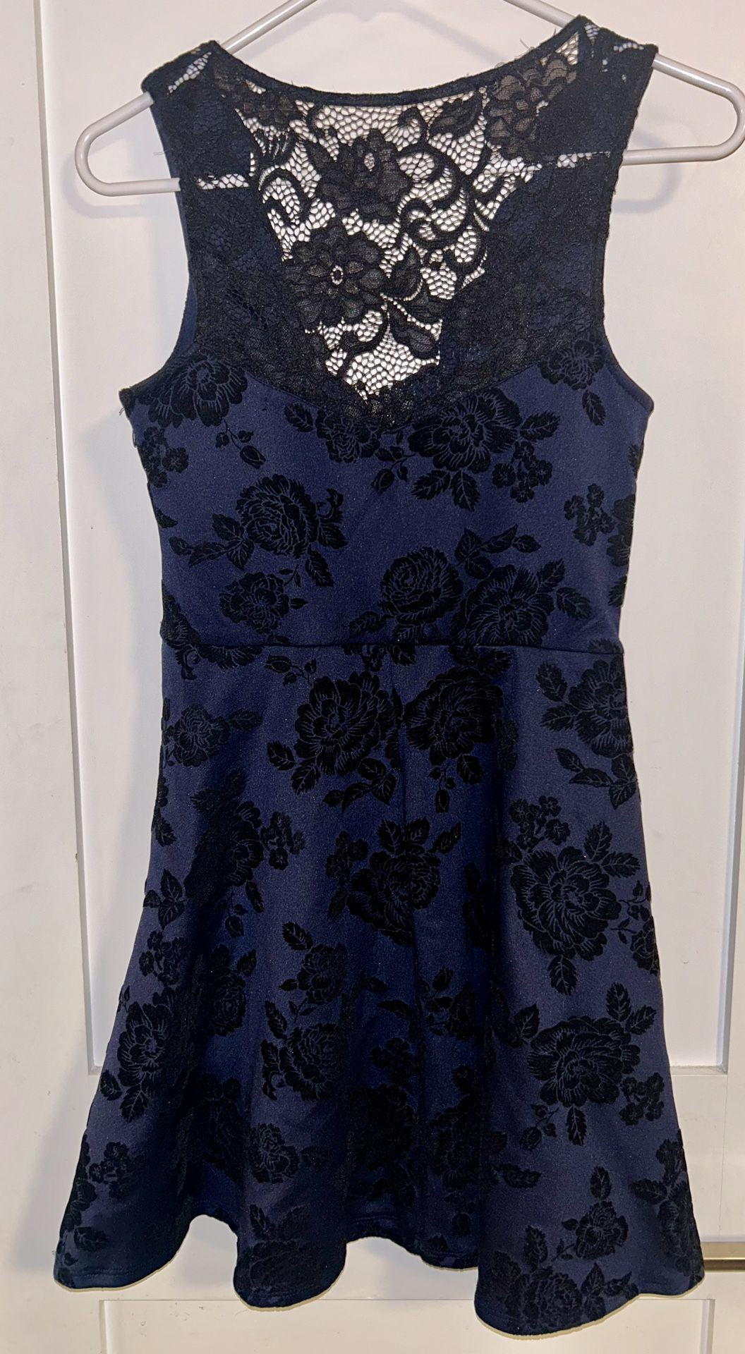 Party Dress Small