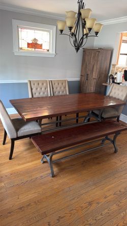 6 Piece Dining Room Set - Solid Wood - 4 Chairs - Bench and Table