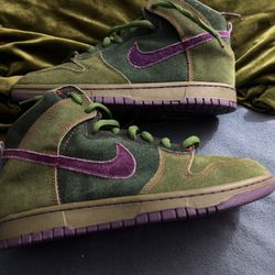 Nike SB Skunk Dunks  Size 8 1/2 Deadstock 600 OBO