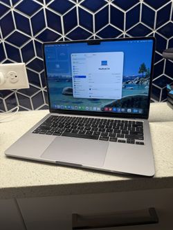 Apple MacBook Air 13” M2 16GB Ram 256SSD Finance Available! 
