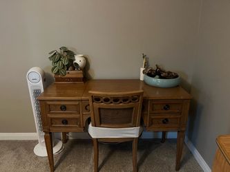 Vintage vanity desk