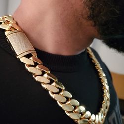 cuban link chain for Sale in Zephyrhills FL OfferUp