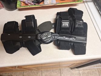 DONJOY HINGED ROM KNEE BRACE FOR ACL - MCL AND PCL INJURY $80 FIRM PRICE / I WEAR IN THE RIGHT SIDE- DONT NEED ANY MORE $80 FIRM PRICE