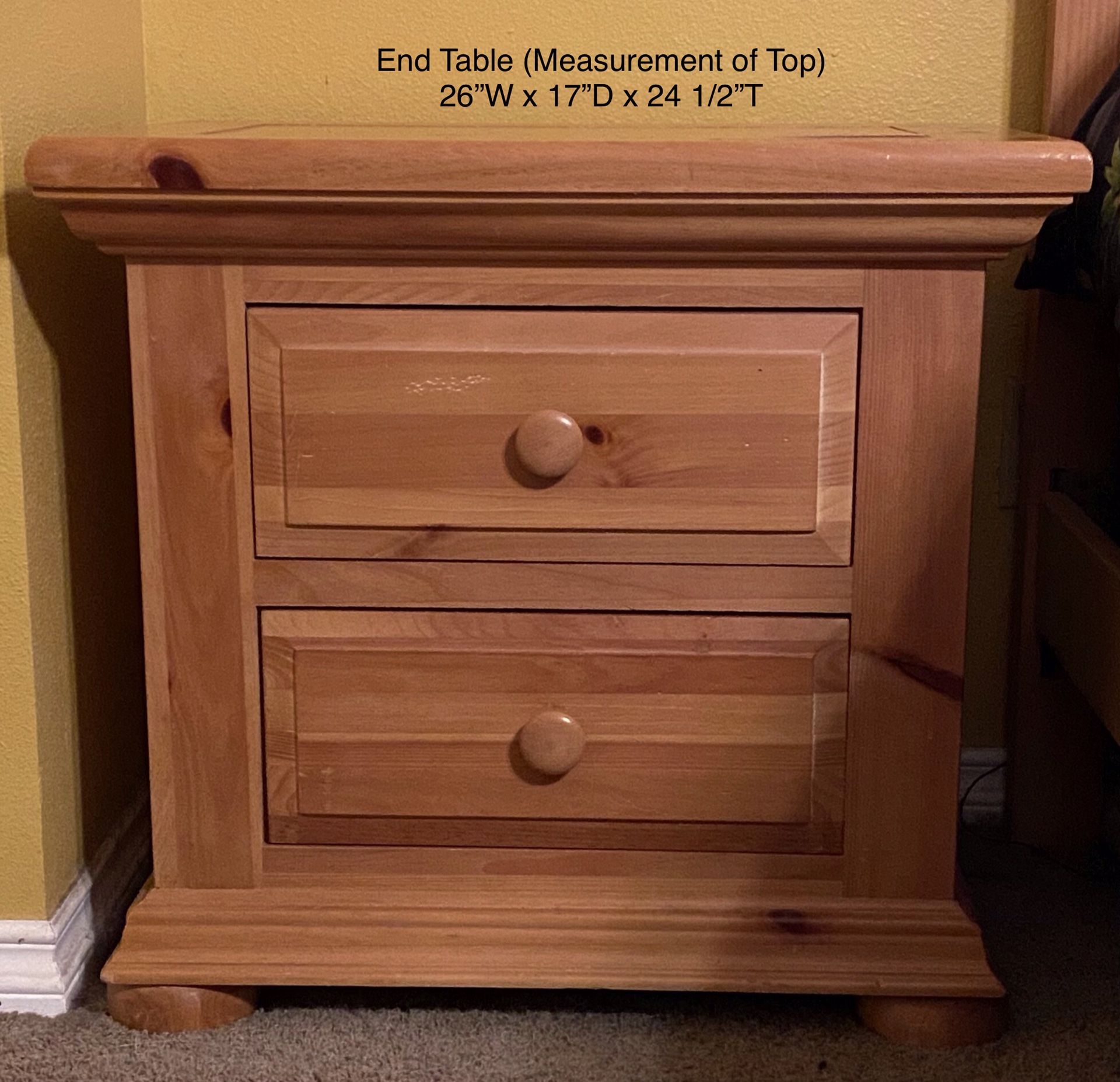 Fontana Broyhill Queen 4 Piece Bedroom Set for Sale in Bonney Lake, WA