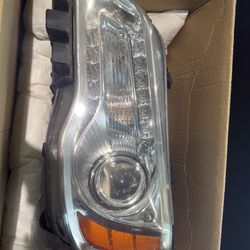 2013 Chrysler 300 Driver Side Headlight 