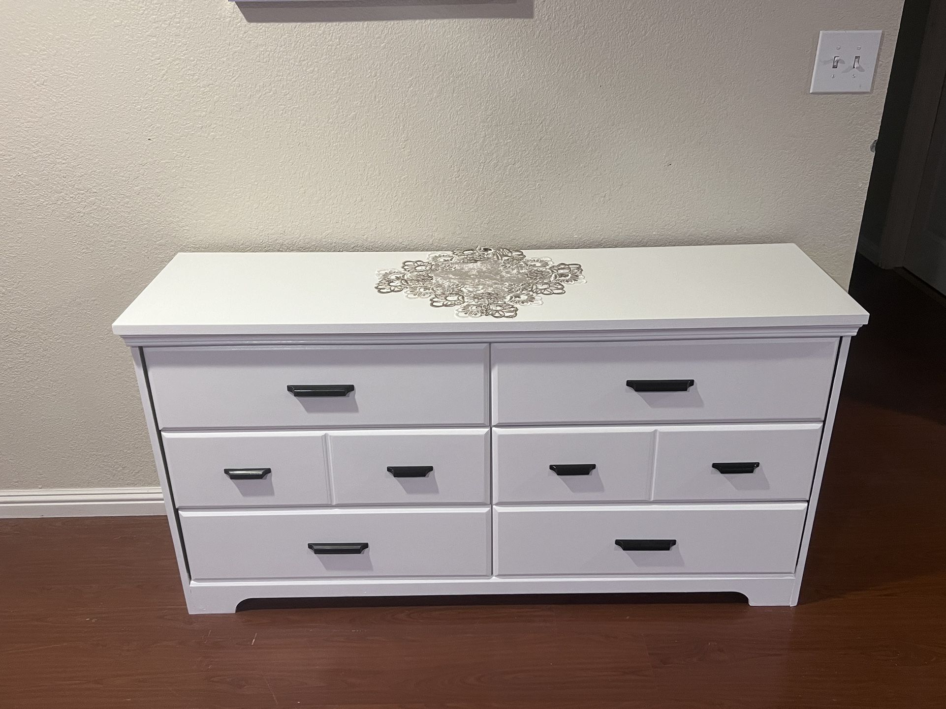 dressers, with 6 drawers