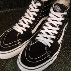 Vans mens 8 Practicaly new 