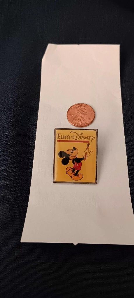 DISNEY PIN