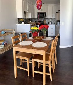 Table 4 chairs