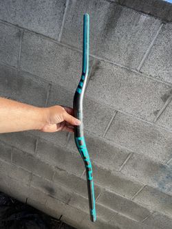 Deity 35mm 810 Wide 30 Rise Carbon Handlebars