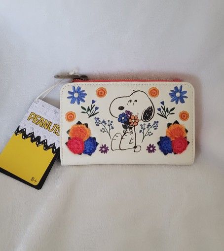 Loungefly Peanuts Snoopy wallet