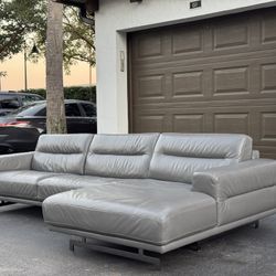 Sectional Couch/Sofa - Leather - Natuzzi - Like New - Delivery Available 🚛