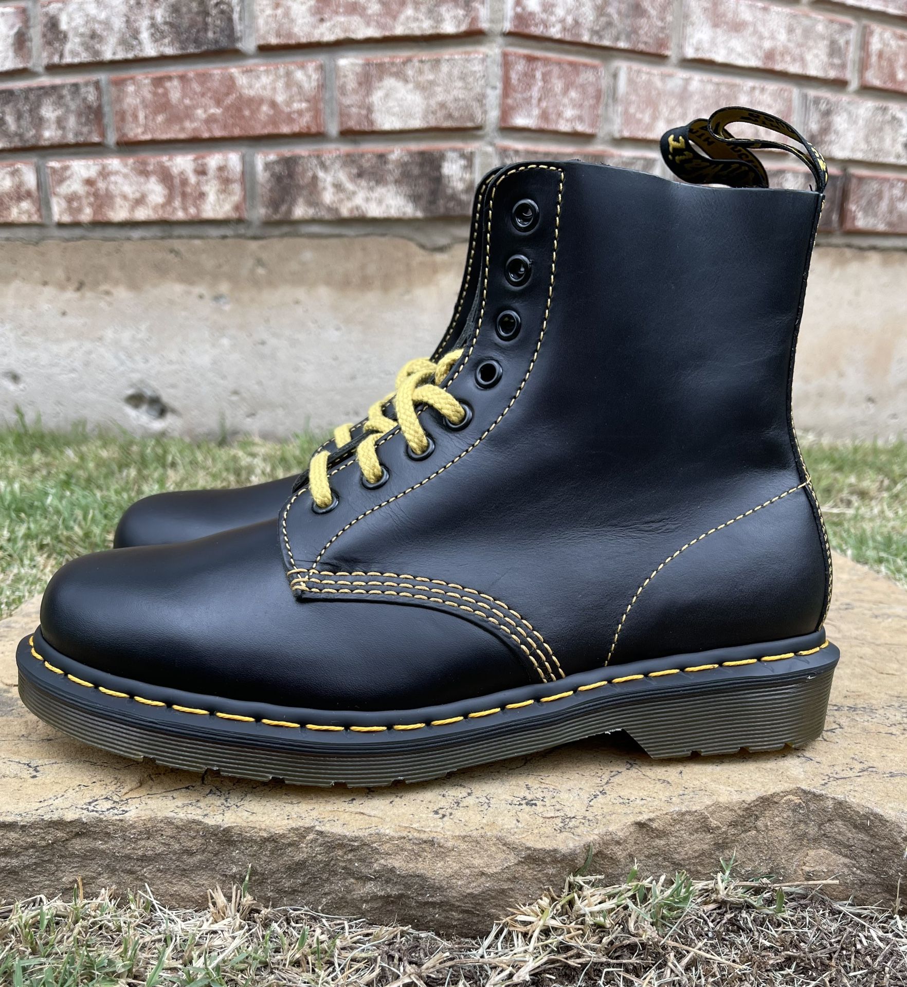 Doc Martens 1460 Pascal Black Leather Boots Women’s Size 9/ Men’s Size 8