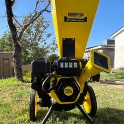 Champion Power Equipment
3 in. Dia 224 cc 2-in-1 Upright Gas Powered Wood Chipper Shredder