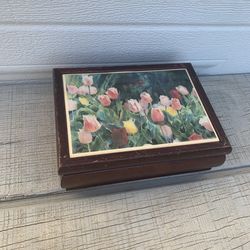 Vintage Wooden Music Box Rachmaninoff Tulip Art Jewelry Chest Keepsake 7x5”