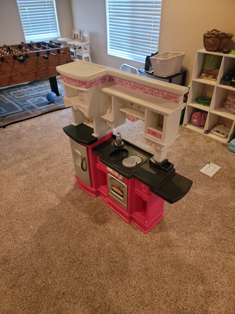Play Kitchen