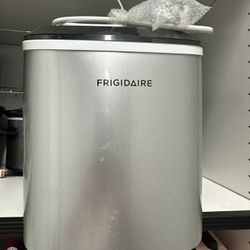 Frigidaire Counter Top Ice Maker 