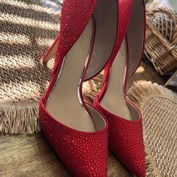 Red beautiful heels Size 7