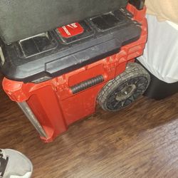 Milwaukee Rolling Packout toolbox 