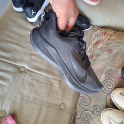 Nike Air Zoom Running Shoes 