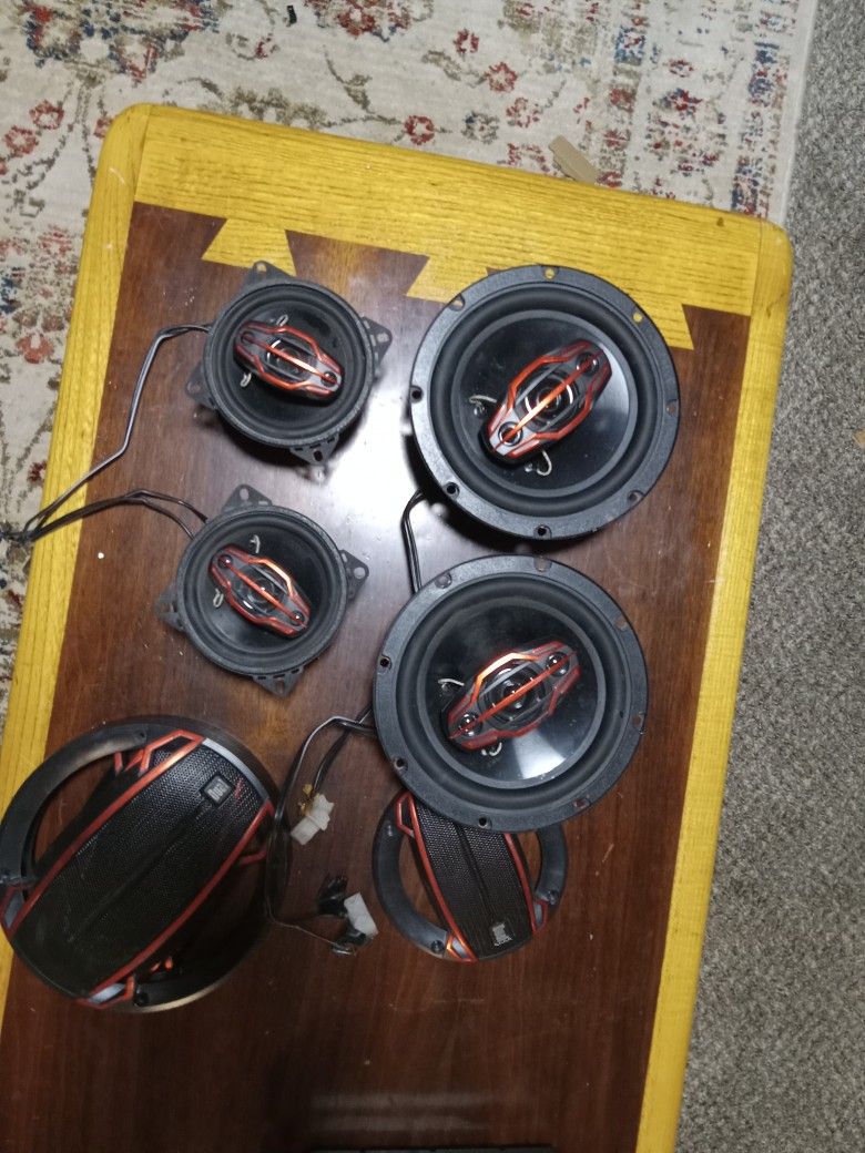Dual Electronics 6.5" 4-Way Car SpeakersDual Electronics 4" 4-Way Car Speakers