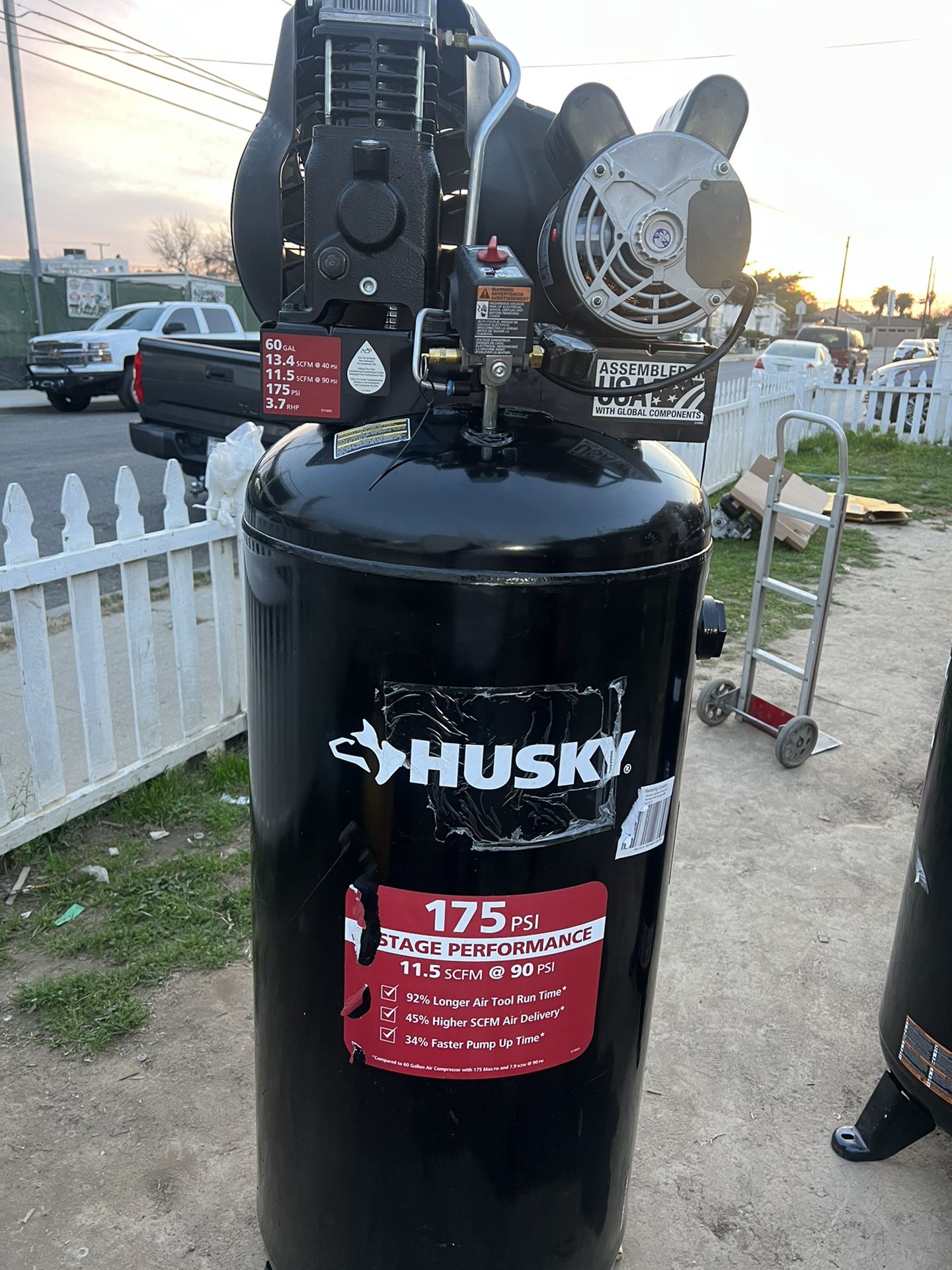 Husky 60 Gal. 3.7 HP 1 Phase 175 PSI Oil Lubed Belt Drive