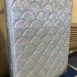 Queen Mattress And Box Spring 