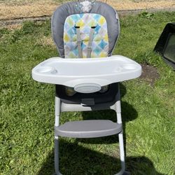 Baby High Chair, Converts To A Booster Seat, Look At The Pictures In Very Good Condition.  We Dont Need It Anymore.