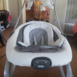 Graco DuetSoothe Swing & Rocker