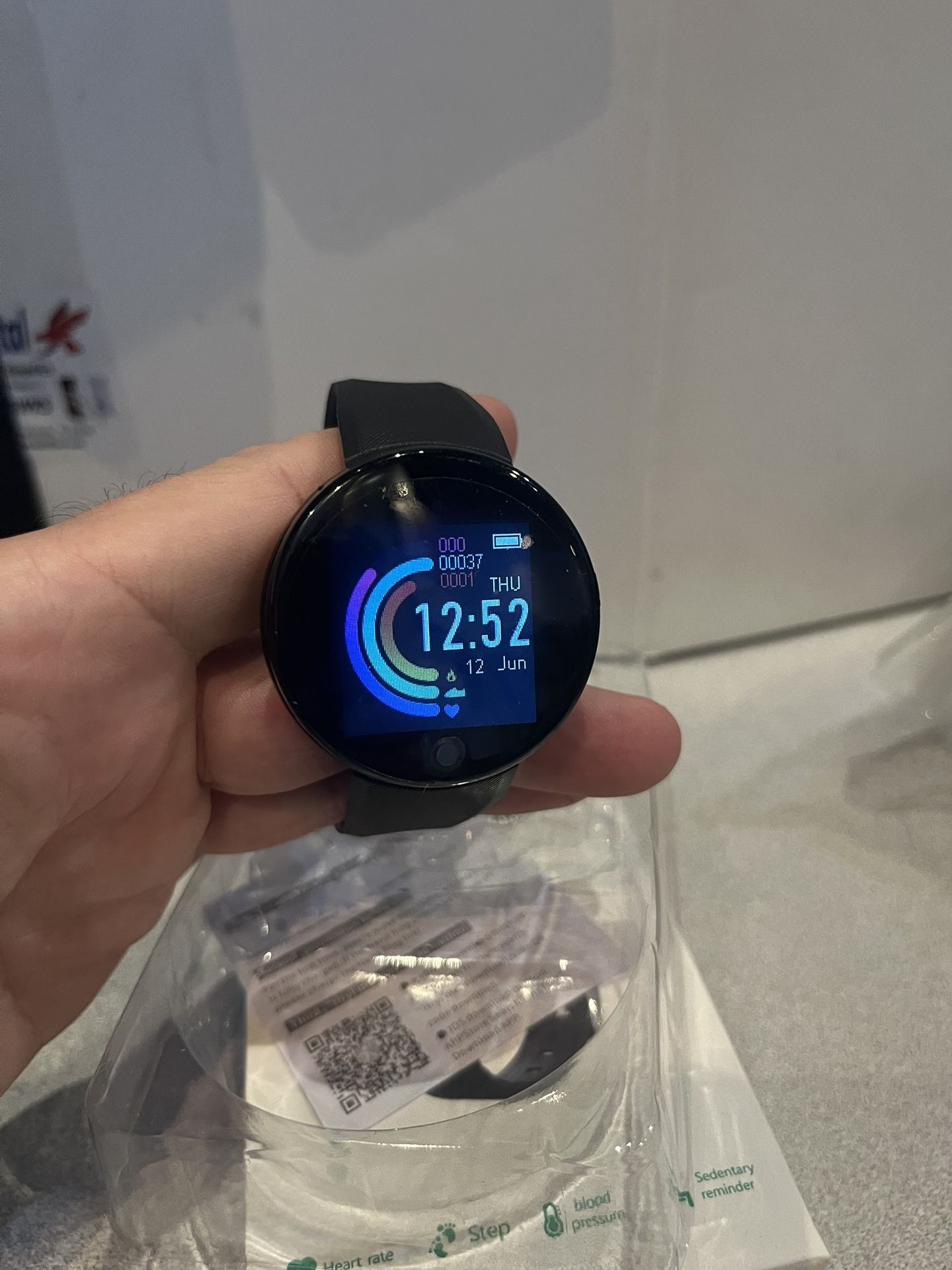 HryFine Fitness Steps tracker Smartwatch in package iOS/Android  