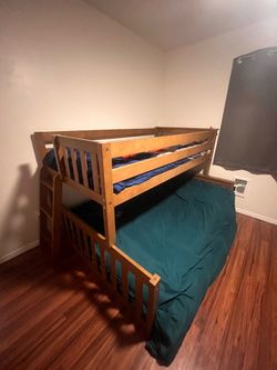 Twin Over Full Bunk Bed w/Stairs!