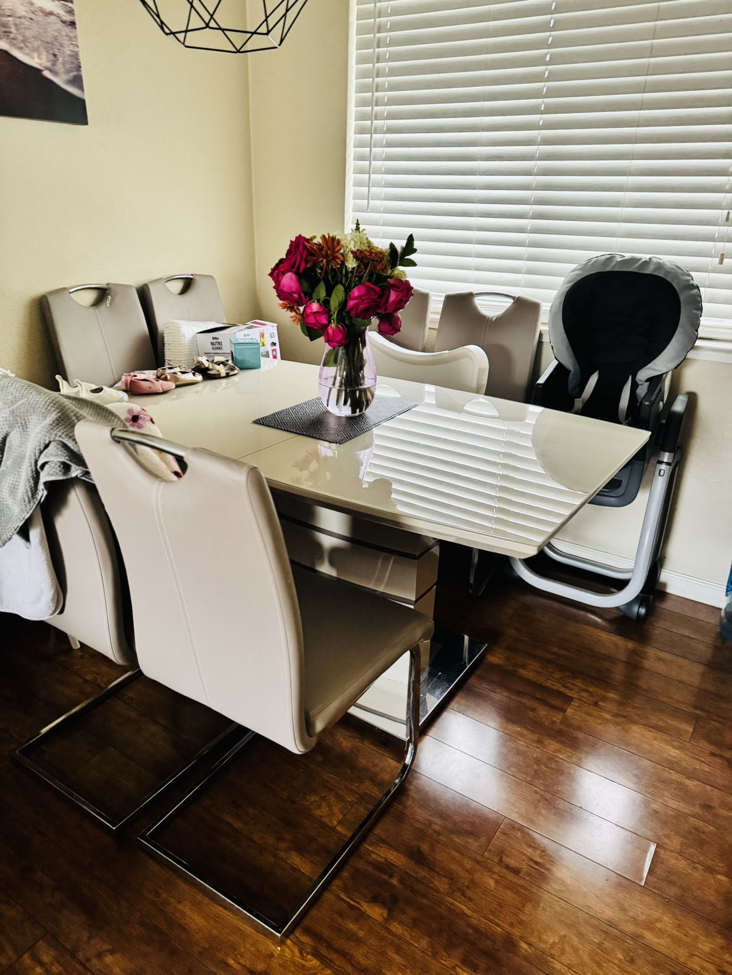 Glissand White/ Gray-Taupe 5-piece Dinig Table Set