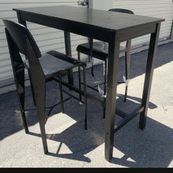 Pub Table W/2 Bar Stools New Condition 