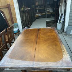 6 Chair Dining Chair/ Comedor de Seis Sillas En Buenas Condiciones 