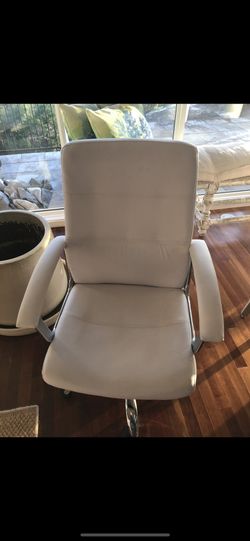 White Ikea Computer Or Desk Chair