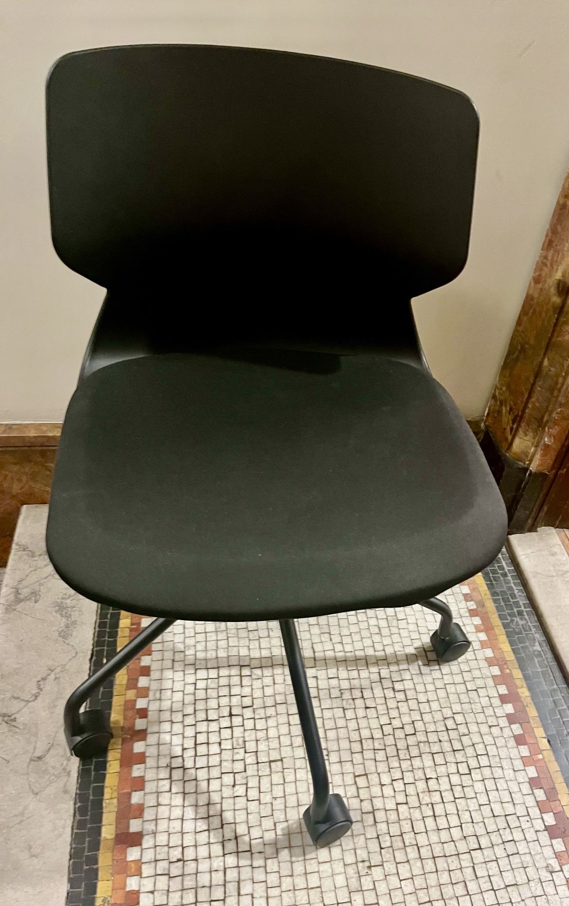 Desk Chair/ Office Chair Rotate