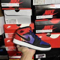 Jordan 1 Mid Skyline size 6Y VNDS