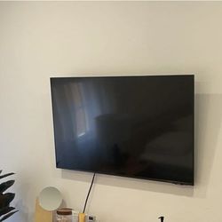 Samsung 43” 4K UHD Smart TV(AU8000)- Excellent Condition