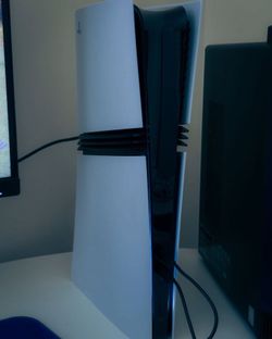 PS5 Pro Like New – 2tb All Cables & Controller Included