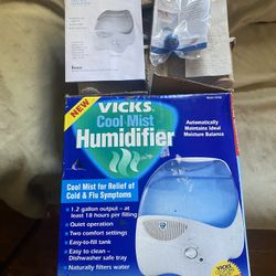 1184 Brand New Vicks Cool Most Humidifier Model #V3100 Complete  $25.00