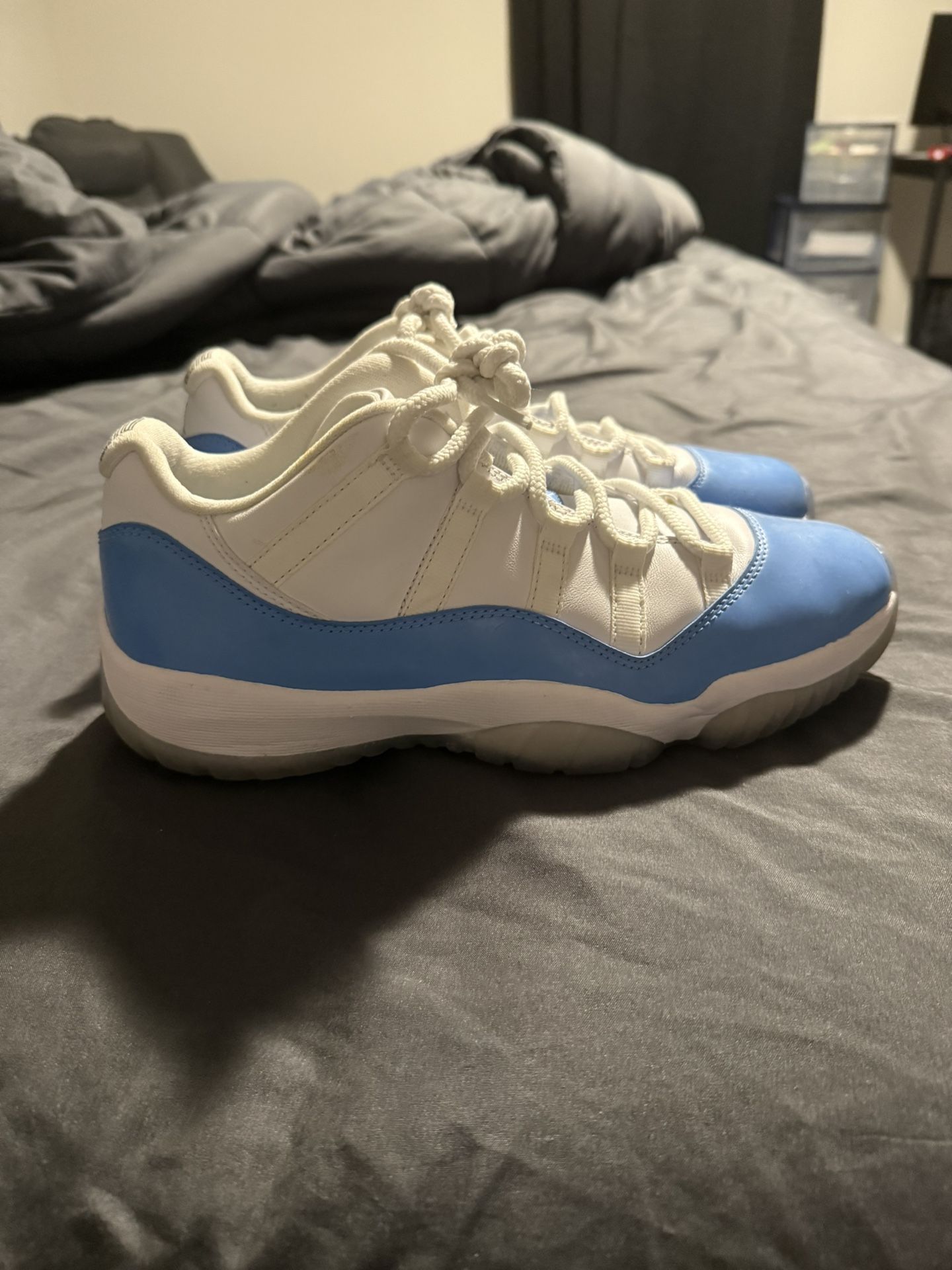 Air Jordan 11 Low Size 9 Men's