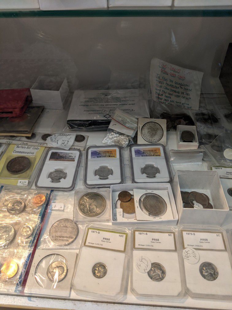 UNCIRCULATED COINS