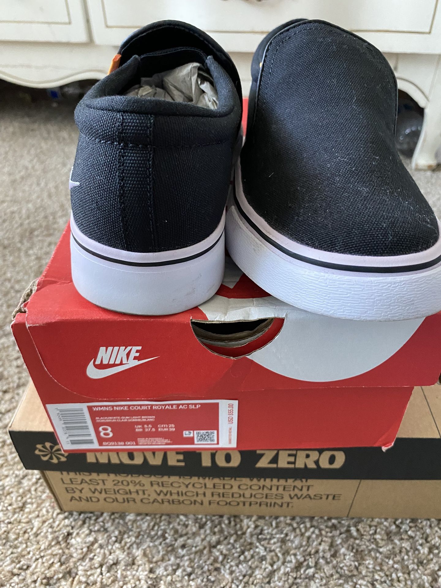 WOMENS SIZE 8 VANS STYLE