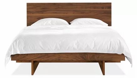 Room and Board Anton Queen Size Bed