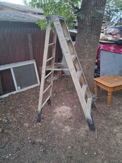 6 ft foldable work ladder