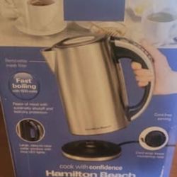 Hamilton Beach 41020C 1.7 Liter Variable Temperature Electric Kettle, Stainless Steel & Bodum Brazil