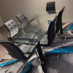 Dining Table with Chairs (TAMPA) MUST PICK UP TODAY