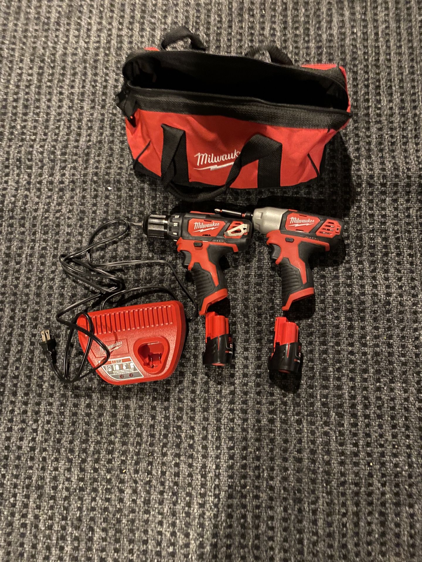 Milwaukee 12v Drill/Impact Set 